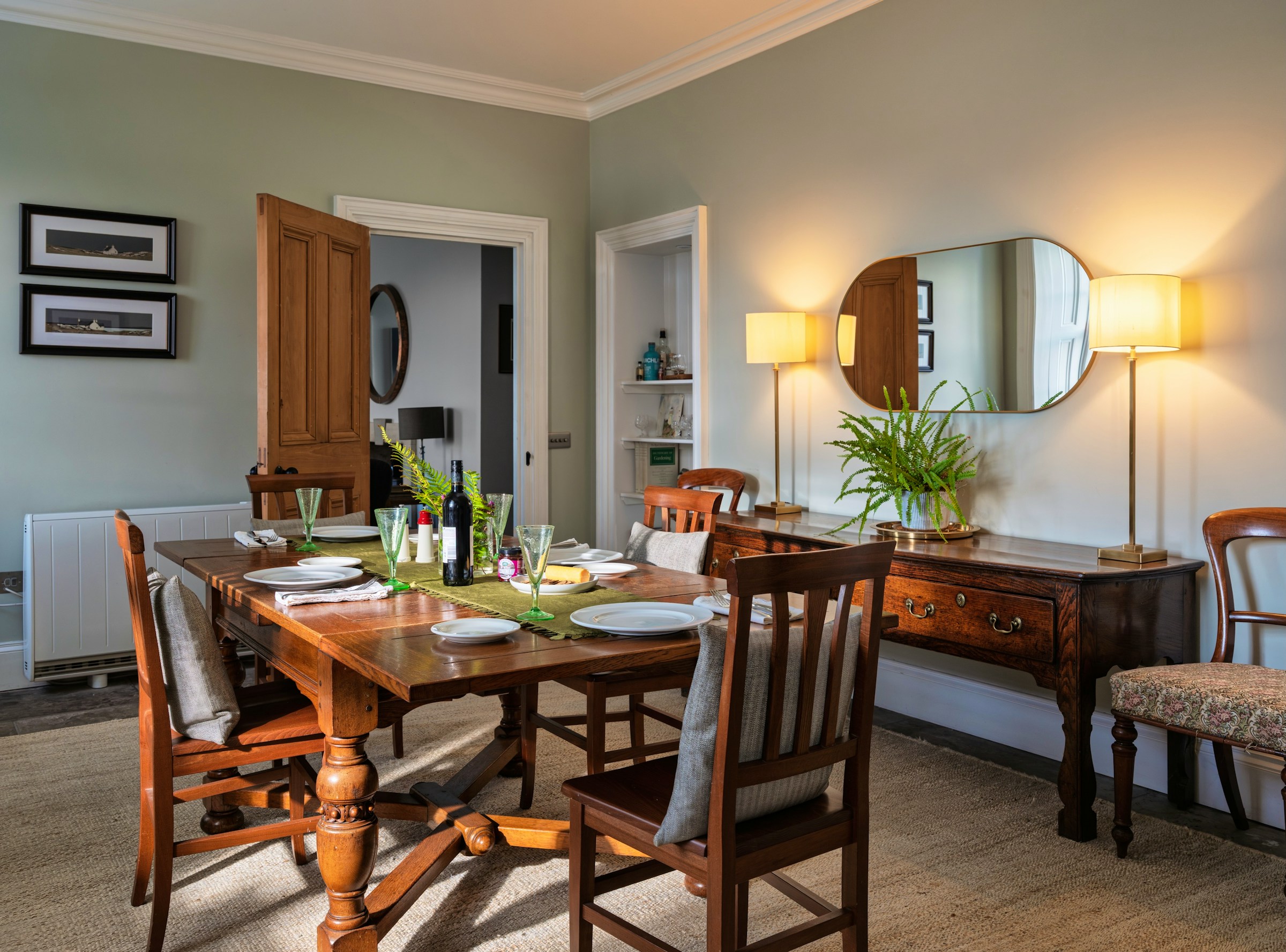 Eilean Sionnach Lighthouse Cottage period cottage to rent, Isleornsay, Isle of Skye, interior view 6